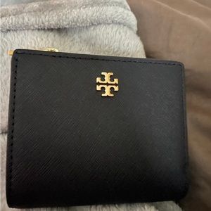 navy tory burch wallet never used